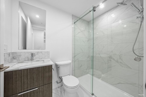 2071 1St Avenue E, Vancouver, BC 