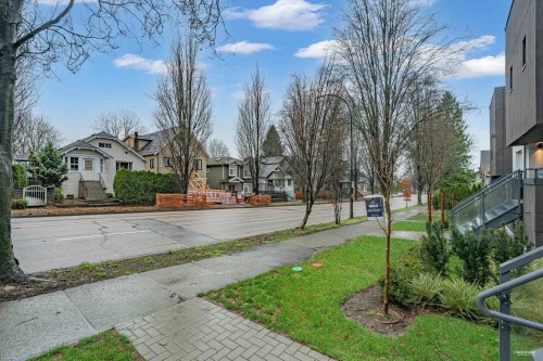 2071 1St Avenue E, Vancouver, BC 