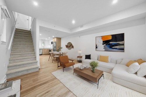 2071 1St Avenue E, Vancouver, BC 