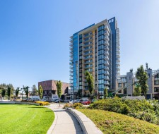 403-1471 Hunter Street  North Vancouver, BC V7J 1H3