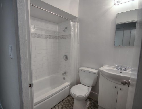 209-1540 Haro Street , Vancouver, BC V6G 1G5 3