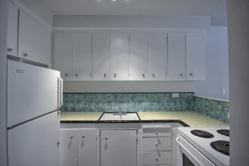 209-1540 Haro Street , Vancouver, BC V6G 1G5 5