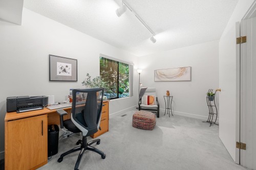 826 Frederick Road, North Vancouver, BC 