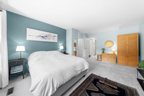 826 Frederick Road, North Vancouver, BC 