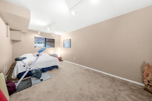 826 Frederick Road, North Vancouver, BC 