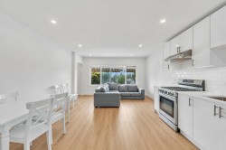 425 57th Avenue E Vancouver, BC V5X 1S8