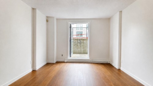 1-2528 Broadway E, Vancouver, BC 