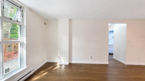 1-2528 Broadway E, Vancouver, BC 