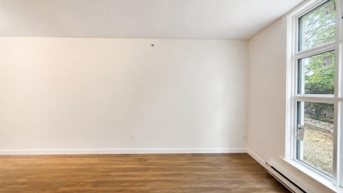 1-2528 Broadway E, Vancouver, BC 