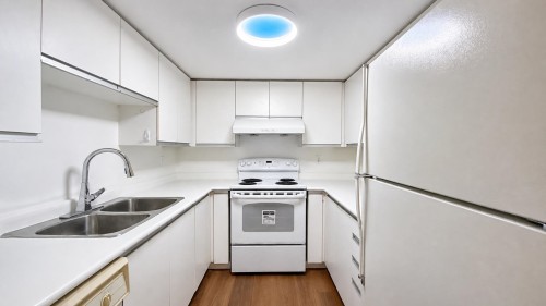 1-2528 Broadway E, Vancouver, BC 