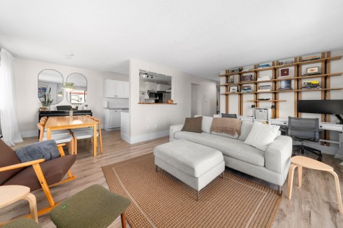 202-1610 Chesterfield Avenue  North Vancouver, BC V7M 2N7