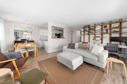 202-1610 Chesterfield Avenue  North Vancouver, BC V7M 2N7