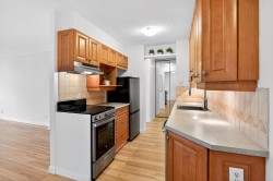 1306-2016 Fullerton Avenue  North Vancouver, BC V7N 3E9