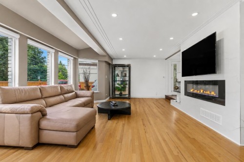 677 Gatensbury Street, Coquitlam, BC 