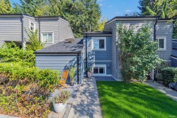 2624 Tretheway Drive Burnaby, BC V5B 4R8