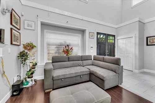 546 44Th Avenue E, Vancouver, BC - Indoor Photo Showing Living Room