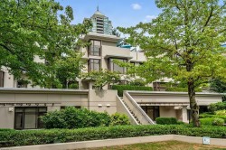 TH5-2088 Madison Avenue Burnaby, BC V5C 6T5