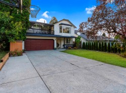 12183 234 Street Maple Ridge, BC V2X 9K9