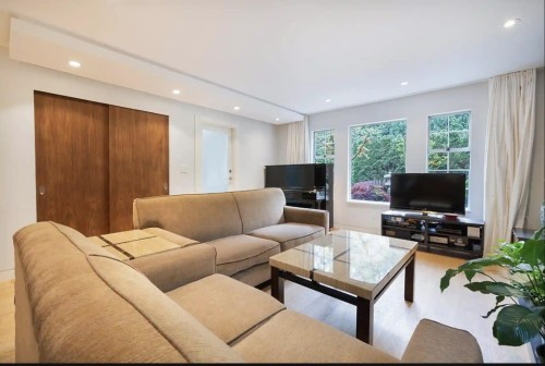Ground Floor-453X 16th Ave W , Vancouver, BC V6R 3E8 2