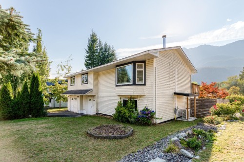 41843 Faith Road  Squamish, BC V0N 1H0