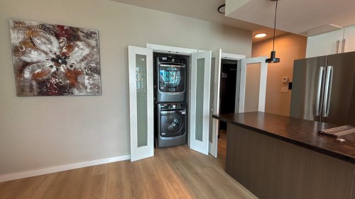 702-168 Esplanade E, North Vancouver, BC 