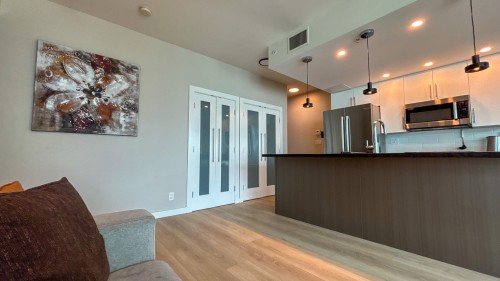 702-168 Esplanade E, North Vancouver, BC 
