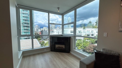 702-168 Esplanade E, North Vancouver, BC 