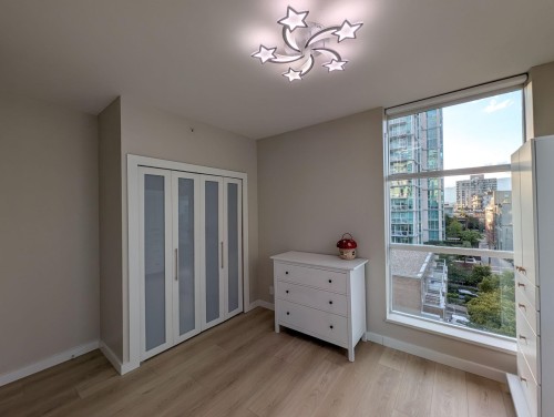 702-168 Esplanade E, North Vancouver, BC 