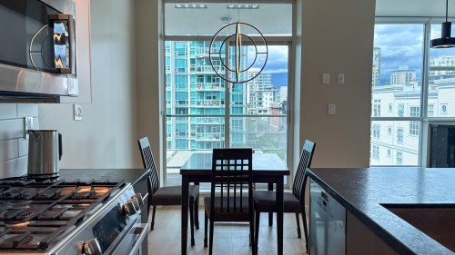 702-168 Esplanade E, North Vancouver, BC 