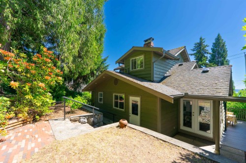 3341 Marine Drive, West Vancouver, BC 
