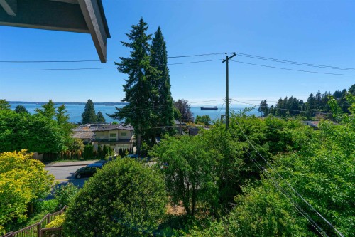 3341 Marine Drive, West Vancouver, BC 