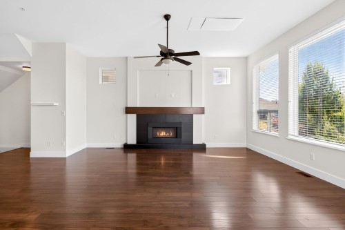 10441 Mceachern Street, Maple Ridge, BC - Indoor Photo Showing Living Room With Fireplace