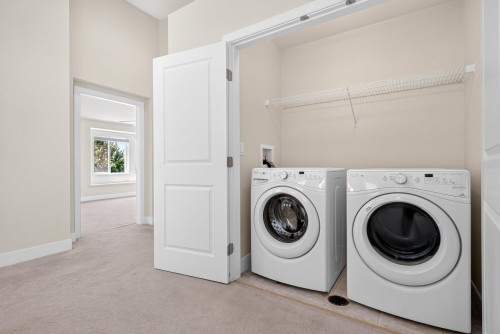10441 Mceachern Street, Maple Ridge, BC - Indoor Photo Showing Laundry Room