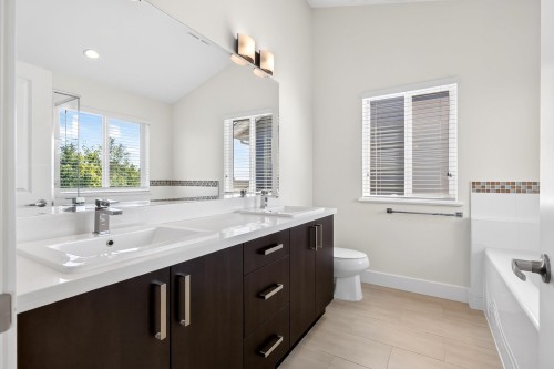10441 Mceachern Street, Maple Ridge, BC - Indoor Photo Showing Bathroom