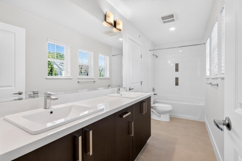 10441 Mceachern Street, Maple Ridge, BC - Indoor Photo Showing Bathroom