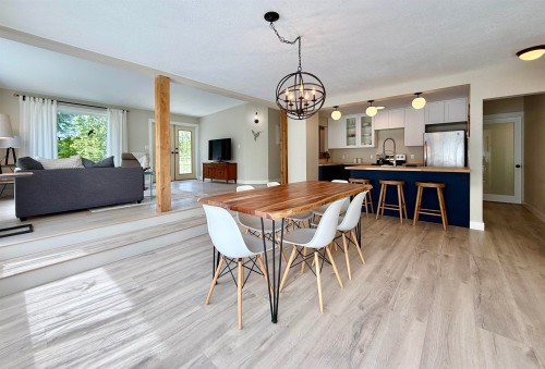 6376 Sunshine Coast Highway  Sechelt, BC V7Z 0M3