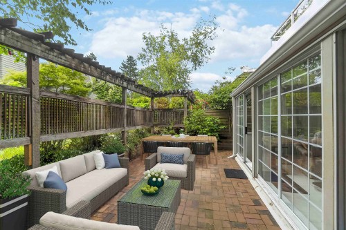 102-3441 Curle Avenue  Burnaby, BC V5G 4P4