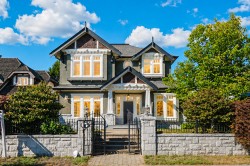 1657 58th Avenue W Vancouver, BC V6P 1W8