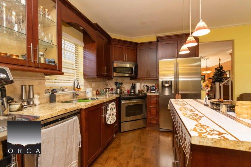 6351 Douglas Street, West Vancouver, BC 