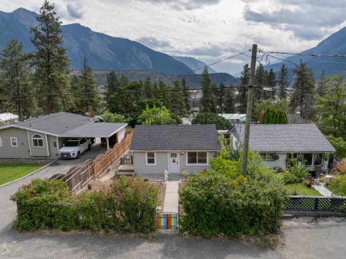 444 Victoria Street  Pemberton, BC V0K 1V0