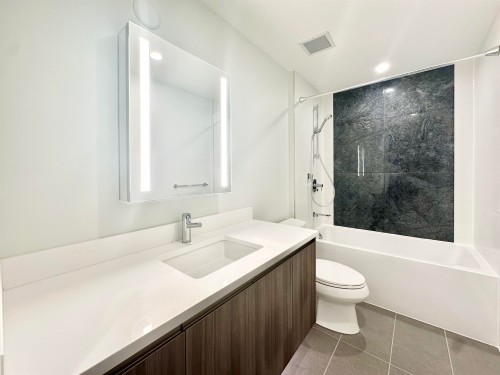 303-485 63rd Ave , Vancouver, BC V5X 3J3 3
