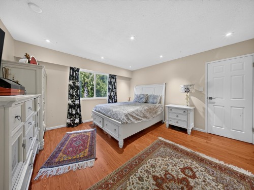 2322 Kirkstone Road, North Vancouver, BC - Indoor Photo Showing Bedroom