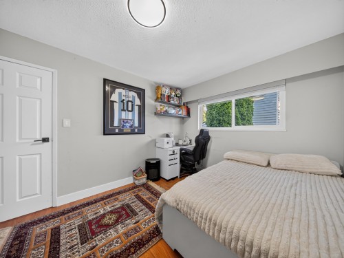 2322 Kirkstone Road, North Vancouver, BC - Indoor Photo Showing Bedroom