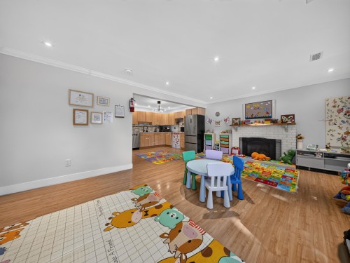 2322 Kirkstone Road, North Vancouver, BC - Indoor With Fireplace