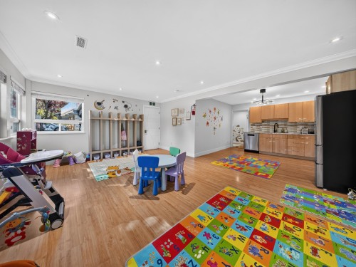 2322 Kirkstone Road, North Vancouver, BC - Indoor Photo Showing Other Room