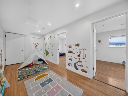 2322 Kirkstone Road, North Vancouver, BC - Indoor Photo Showing Other Room