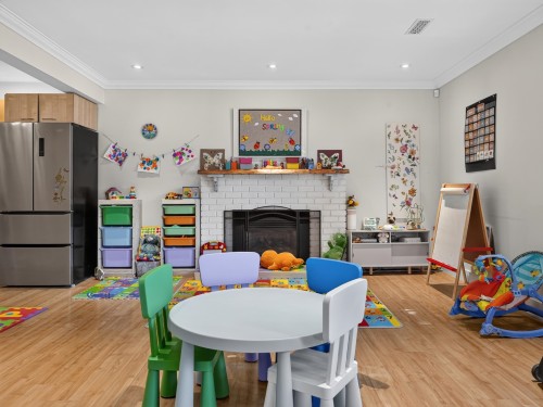 2322 Kirkstone Road, North Vancouver, BC - Indoor With Fireplace