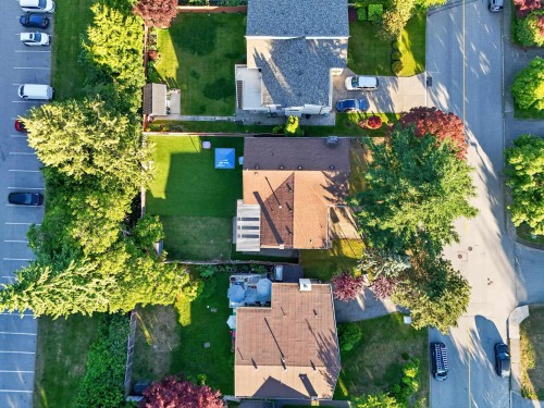 2322 Kirkstone Road, North Vancouver, BC - Outdoor