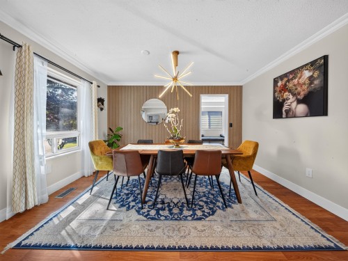 2322 Kirkstone Road, North Vancouver, BC - Indoor Photo Showing Dining Room