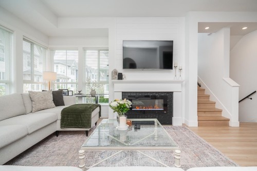 56-4656 Orca Way, Delta, BC - Indoor Photo Showing Living Room With Fireplace